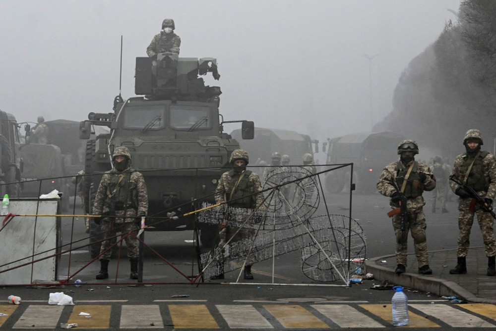 Hiện nay quân đội Nga thuộc Lực lượng gìn giữ hòa bình CSTO, đã được yêu cầu cử đến để bảo vệ một số cơ sở quân sự và dân sự ở Kazakhstan; có thể lực lượng sau này có lẽ cũng đã tham gia vào việc tiêu diệt các lực lượng bạo loạn và cực đoan vũ trang.