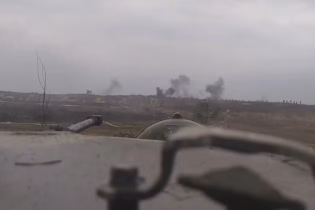 Cũng vào tối qua, một máy bay không người lái của Ukraine đã bị bắn hạ trên khu vực lãnh thổ cộng hòa ly khai Luhansk (LPR), khi chiếc UAV này đang cố gắng xâm nhập vào vùng lãnh thổ này để thực hiện nhiệm vụ trinh sát và sửa bắn cho pháo binh Ukraine.