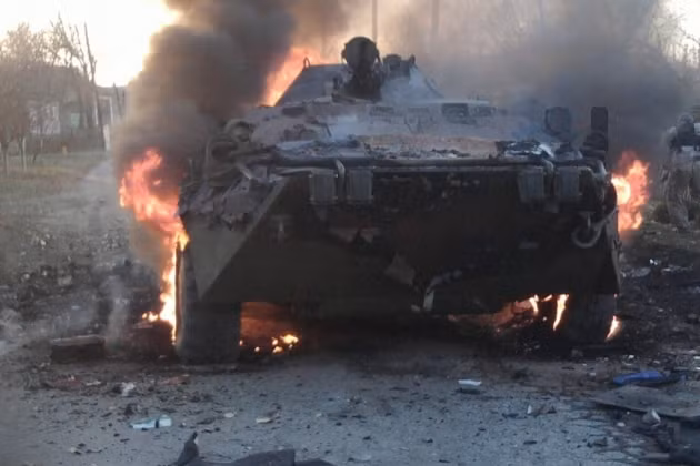 Hiện tại, chưa có thông tin chi tiết về số xe bọc thép bị phá hủy, quân số thương vong của lực lượng dân quân DPR và LPR. Đáng chú ý là thực tế là các cuộc tấn công được gây ra theo chiều kim đồng hồ, điều này cho thấy rằng, có một số mục tiêu nhất định đã bị đánh trúng.