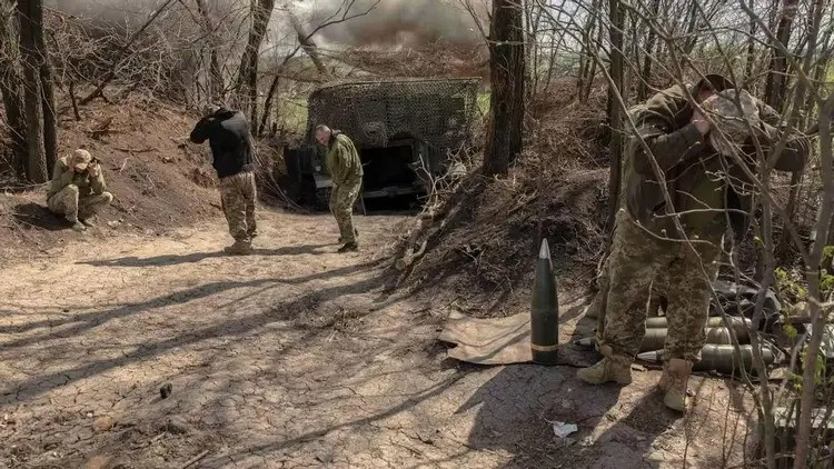 Nhưng một câu hỏi đặt ra là RFAF phải sử dụng cả hỏa lực pháo binh, thậm chí là pháo phản lực phóng loạt và thả bom lượn có điều khiển; điều này không giống như việc truy quét tàn quân của đối phương, mà là trận đánh với lực lượng lớn.