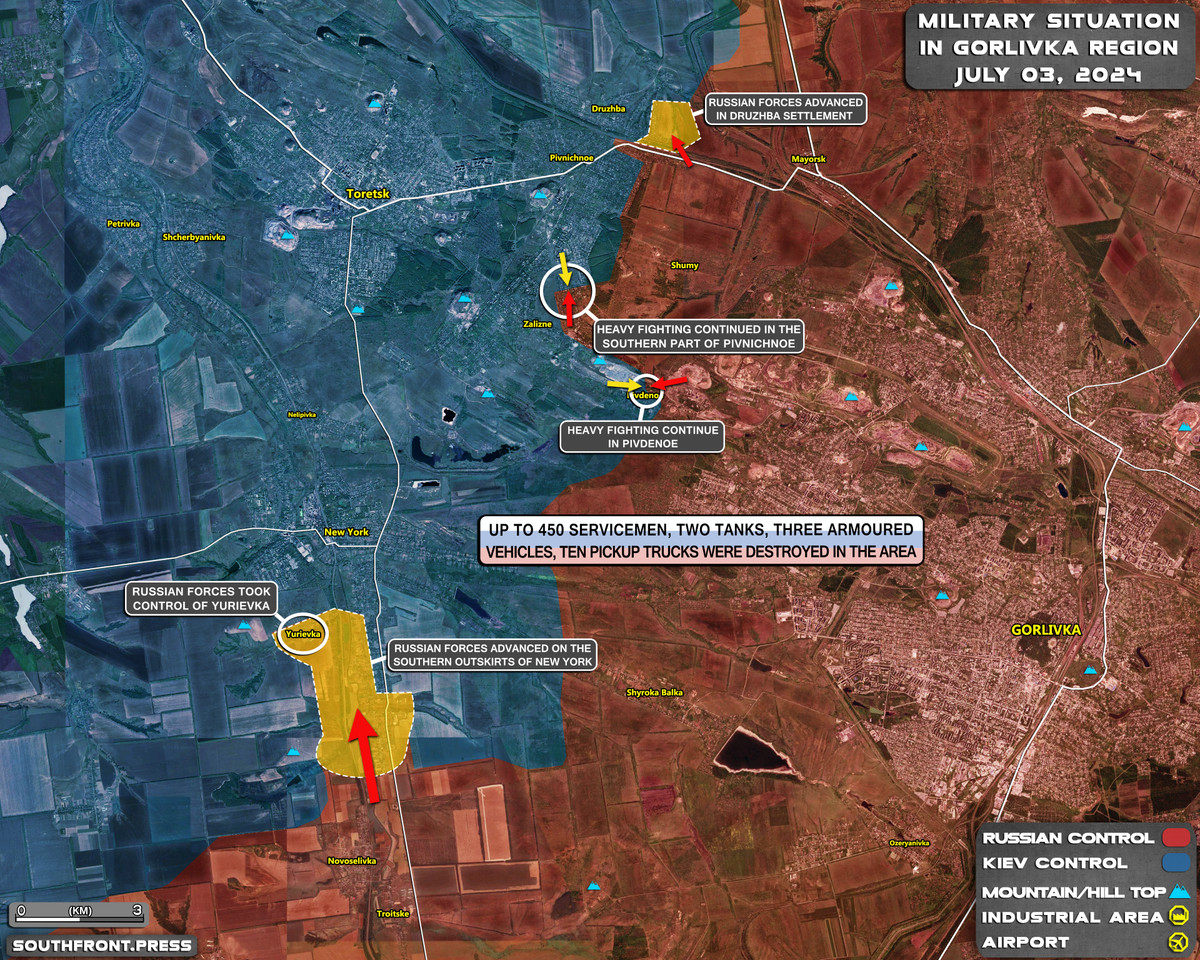 Tuần này, quân Nga tiếp tục tiến vào thị trấn New York (Novgorodsk), nằm ở phía nam Toretsk và thiết lập đầu cầu ở vùng ngoại ô phía nam. Ở trung tâm thị trấn, Không quân Nga bắt đầu sử dụng bom dẫn đường FAB-3000, loại bom trước đây chỉ được sử dụng trên hướng Kharkov.