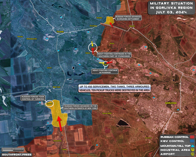 Còn khu vực căng thẳng nhất trong những ngày qua, chính là khu vực Toretsk (Dzerzhynsk), quân Nga đã tiến thành công về phía khu Zalizne (Kirovo) từ hai hướng, thứ nhất từ ga xe lửa Mayorskaya và từ vùng lân cận phía nam làng khai thác mỏ Pivdenne. 