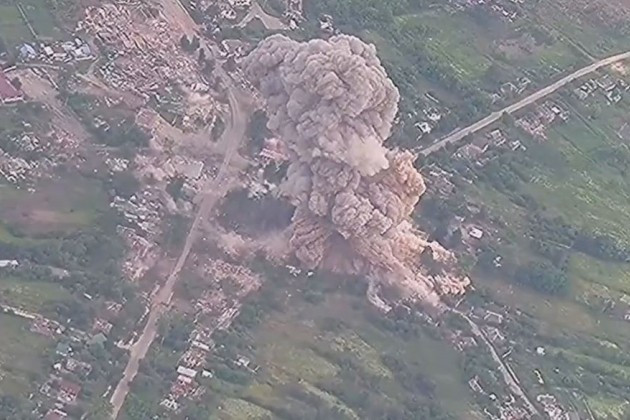 Hệ thống hỏa lực tầm xa của Quân đội Nga đã tiêu diệt nhiều mục tiêu quan trọng của Ukraine bằng các đòn tấn công chính xác, càng làm suy yếu khả năng chiến đấu của Quân đội Ukraine. Không chỉ khu vực chiến tuyến mới nguy hiểm, mà sâu trong hậu phương cũng không thể an toàn.