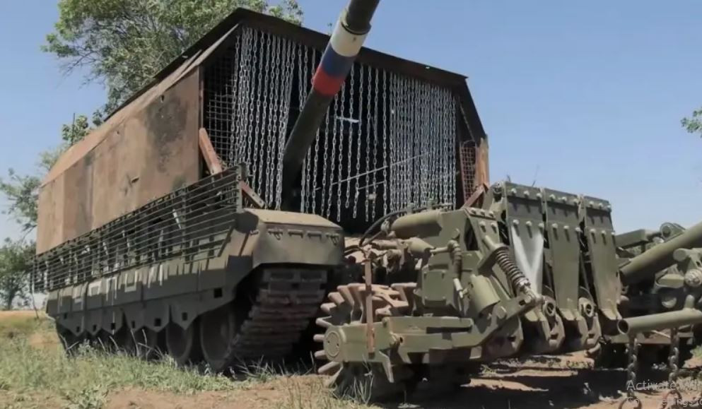 Một vấn đề khó khăn nữa đối với các tướng lĩnh Ukraine là, song song với cuộc tấn công vào Toretsk, Quân đội Nga đang tiến hành các hoạt động tấn công tích cực theo các hướng khác ở mặt trận Donetsk. Đặc biệt, quân Nga đang đột phá về hướng thành phố Pokrovsk, trung tâm giao thông quan trọng nhất của Ukraine ở khu vực Donbass.