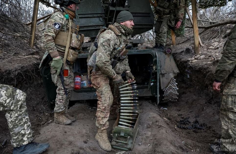 Nếu nói về tình hình quân Ukraine ở thị trấn New York, lần đầu tiên trong những năm gần đây, họ gặp khó khăn không chỉ trong việc tập hợp lại khi tiến công Quân đội Nga, mà còn với những trường hợp rút lui bình thường. Việc quân Nga đột phá thành công tuyến phòng thủ của quân Ukraine gần Toretsk và tiến vào thành phố, buộc quân Ukraine phải rút lui theo hướng tây bắc, về phía Konstantinovka.