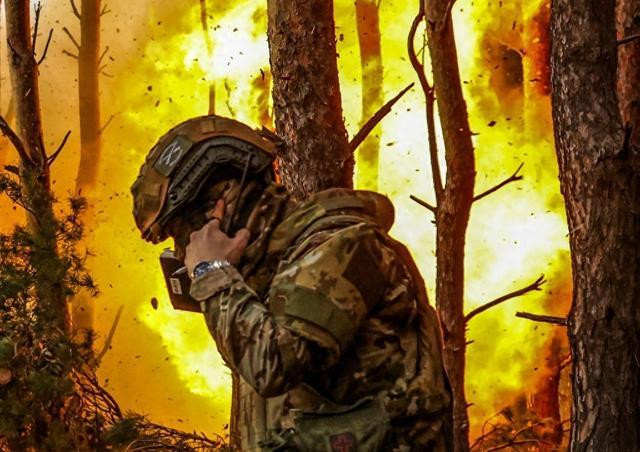 Để chiếm được Chasov Yar, RFAF đã thử mọi chiến thuật mà họ có thể nghĩ ra, trừ vũ khí giết người hàng loạt như hạt nhân và hóa học, sinh học; còn vũ khí cháy, đạn, bom chùm được cả hai bên sử dụng rộng rãi.