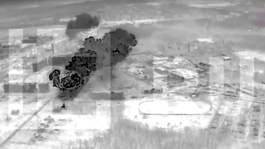 Cùng lúc đó, AFU đang thực hiện những nỗ lực tuyệt vọng nhằm giữ phần còn lại của tiểu khu Novoseverny, hiện giao tranh ác liệt vẫn đang diễn ra ở khu vực này. Các đơn vị Nga đã chiếm đóng bãi đất thải của Mỏ số 9 và đang tiêu diệt quân số, vũ khí của AFU tại đây bằng hỏa lực pháo binh và UAV FPV.