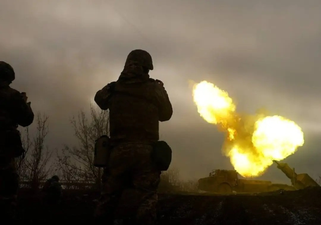 Chuyên gia quân sự người Anh Mercury tin rằng, số lượng đạn pháo do Nga sản xuất và được Triều Tiên và Iran cung cấp mỗi năm có thể lên tới 14 triệu viên, đây thực sự là một con số đáng kinh ngạc. Ukraine không thể giành chiến thắng trong một cuộc chiến tranh tiêu hao quy mô lớn khi gặp bất lợi như vậy.