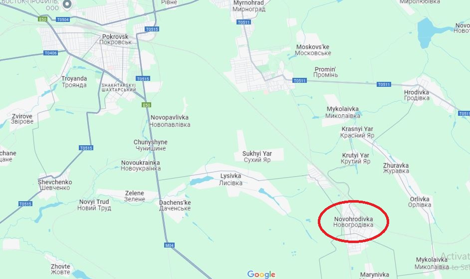 Novogrodovka là một thị trấn chiến lược theo hướng Pokrovsk, nằm trên tuyến phòng thủ Selydove-Novogrodivka-Pokrovsk. Giành được vị trí này, quân Nga có thể tấn công trực tiếp vào thành phố Pokrovsk của Ukraine, đồng thời có cơ hội tấn công vào hậu cứ của cụm Kurakhove của Quân đội Ukraine.