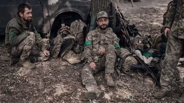 Viện nghiên cứu chiến tranh của Mỹ (ISW) cũng nói rõ, ngay cả khi Quân đội Nga có chiếm được Ugledar, thì họ còn lâu mới chiếm được toàn bộ Donbass. Nhưng cũng phải nhớ rằng, Ugledar là “pháo đài phòng thủ” ở khu vực nam Donetsk, xung quanh khu vực này không có nhiều thành phố lớn để Ukraine biến thành pháo đài và Quân đội Ukraine lại phải tốn thêm lực lượng để bảo vệ hướng này. (Nguồn ảnh: Forbes, CNN, Rvvoenkory, Topwar).