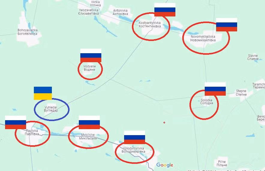 Ở sườn phía đông, Quân đội Ukraine ban đầu kiểm soát toàn bộ tuyến đường cao tốc T-0524 cũng như một khu vực rộng lớn các vị trí cách tuyến này vài km về phía đông. Tuy nhiên, sau khi quân Nga mất nhiều thời gian và thiệt hại để chiếm được Novimikhailivka, khu dân cư lớn nhất của quân Ukraine ở phía đông con đường, họ tiếp tục dồn ép các vị trí của quân Ukraine ở phía đông con đường.
