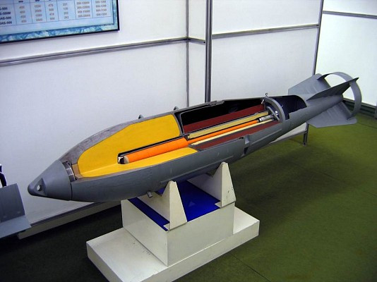 FAB-250 là một loại bom thả từ trên không, do Liên Xô thiết kế cho các nhiệm vụ chung, có trọng lượng toàn bộ là 250 kg, trong đó có 90 kg thuốc nổ TNT hoặc thuốc nổ bột nhôm; bán kính sát thương của bom là 120 mét. Bom có thể tiêu diệt sinh lực, phá hủy vũ khí trang bị và công sự không kiên cố.