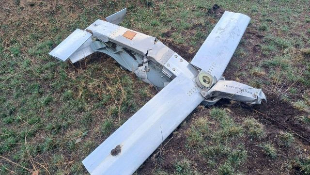 Trong cuộc xung đột Nga-Ukraine, Nga đã cải tiến bom FAB-250 thành bom có điều khiển bằng cách lắp thêm mô-đun lập kế hoạch và hiệu chỉnh, hay còn gọi là UMPC. UMPC là một thiết bị gồm hệ thống dẫn đường quán tính, kết hợp hiệu chỉnh sai số bằng vệ tinh, có tác dụng lái quả bom, bay đến tọa độ được nạp sẵn thông qua các cánh lái riêng.