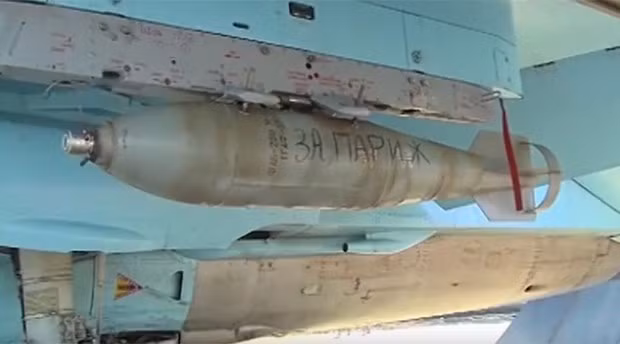 Bom FAB-250 đã được sử dụng nhiều trong cuộc chiến của Liên Xô ở Afghanistan (từ năm 1979 – 1988). Trong cuộc chiến tại Syria, cả máy bay chiến đấu của Nga và Syria đều sử dụng bom FAB-250. Loại bom này cũng được không quân Ethiopia sử dụng trong chiến tranh Tigray.