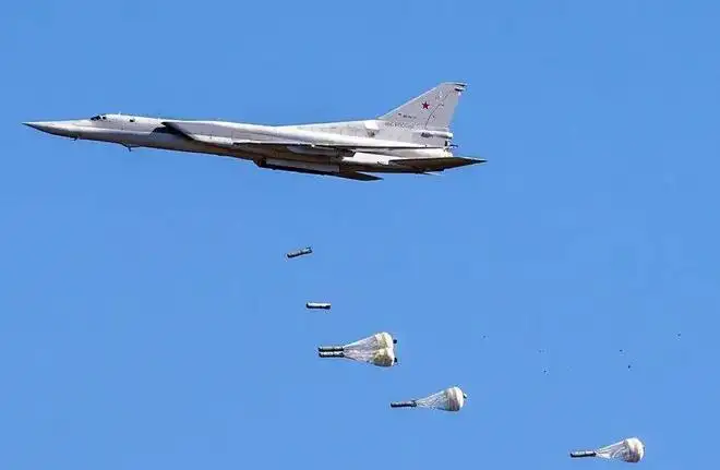 Theo tin tức được Bộ Quốc phòng Nga công bố, Quân đội Nga hiếm khi điều động hơn 20 máy bay chiến đấu, bao gồm cả máy bay chiến đấu tàng hình Su-57 và máy bay ném bom chiến lược Tu-22M3 tấn công vào thành phố Odessa. 