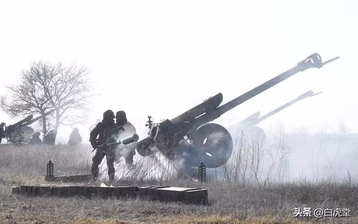 Trong quá trình chiến đấu, lính biên phòng Nga đã nhiều lần gọi pháo binh hỗ trợ, đẩy lùi các cuộc tấn công của bộ binh và xe bọc thép Ukraine. Trận đánh diễn ra ở cự ly gần, quân Ukraine cố ném lựu đạn vào quân Nga, nhưng dù chênh lệch lực lượng, quân Nga vẫn đứng vững và không rút lui.