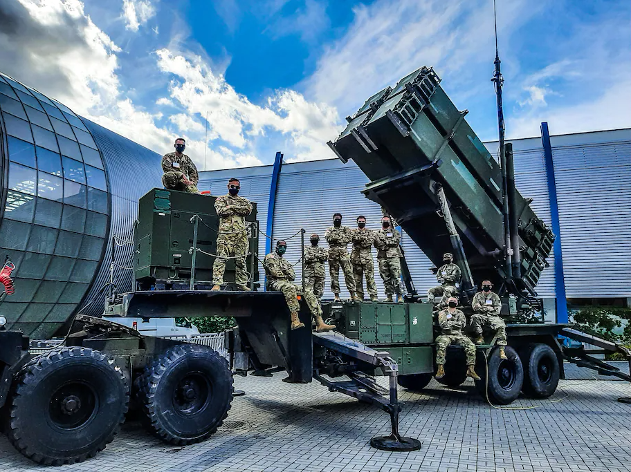 Ông Krichko phát biểu: "Với hệ thống tên lửa phòng không Patriot, giờ đây chúng ta đã có thể chứng minh tiềm năng của một hệ thống phòng thủ hiện đại. Hệ thống phòng không này, sẽ giúp cuộc sống của chúng ta an toàn hơn". Nguồn: NetEase Military.