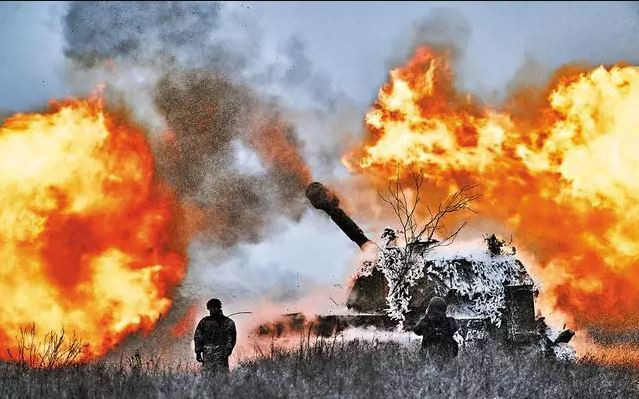 Theo thông tin của nhà báo Sladkov, Quân đội Ukraine vẫn kiên cường phòng ngự ở khu vực phía tây của thành phố. Hiện tại, các đơn vị lính đánh thuê Wagner đang dồn nén bằng cuộc tấn công từ ba phía và kiên trì đánh bật từng chốt phòng ngự của quân Ukraine ra khỏi 20% diện tích còn lại của thành phố. 