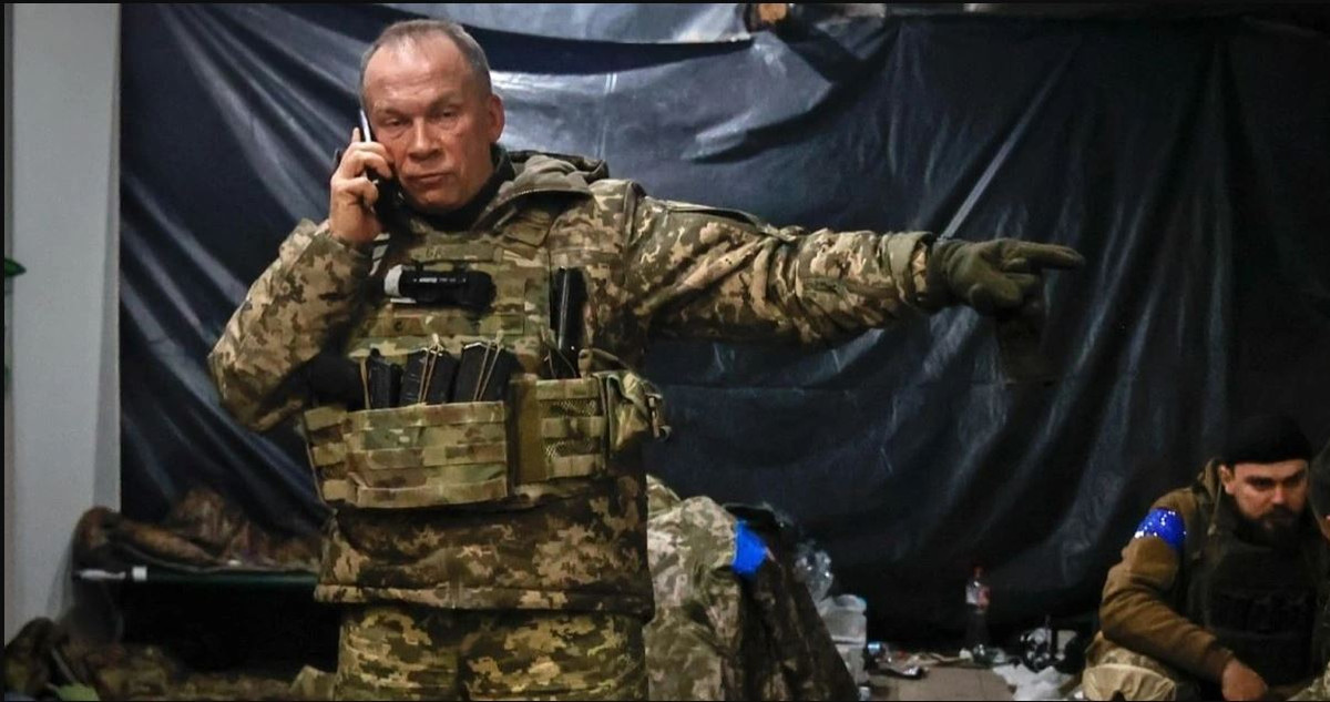 Với việc quân Nga đã tràn ngập được khoảng 80% diện tích Bakhmut. Chỉ còn lại nhà ga và một phần phía tây của nhà ga vẫn nằm trong tay quân đội Ukraine. Bên trong thành phố, Tư lệnh mặt trận Bakhmut, tướng Syrskyi cho biết, quân đội Ukraine sẵn sàng để bảo vệ thành phố trong ít nhất hai tuần nữa. 