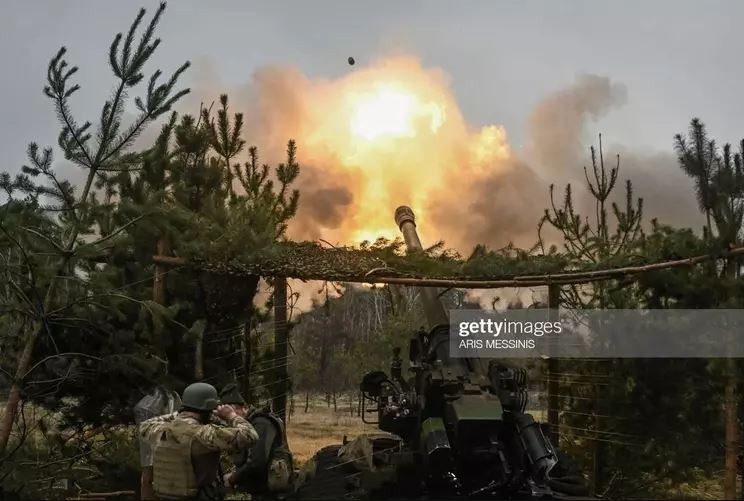 Tuy nhiên, việc quân Ukraine tăng cường quân số, vũ khí có thể ảnh hưởng đến thời điểm tấn công của quân Nga. Nhà báo Sladkov chỉ ra một số trường hợp bất khả kháng, chẳng hạn như thiếu đạn, có thể ảnh hưởng đến kế hoạch chiến đấu của cả quân Nga và lực lượng lính đánh thuê Wagner. 