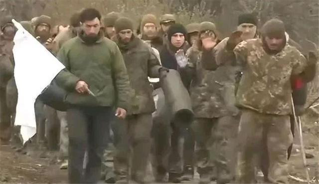 Ở trong tình trạng cực kỳ căng thẳng và sợ hãi kéo dài, một số binh sĩ đã chọn cách đào ngũ để thoát khỏi nỗi sợ hãi chiến tranh. Đặc biệt có thông tin cho rằng, cuộc đời của một người lính Ukraine trên chiến trường kéo dài chưa đến 30 phút.