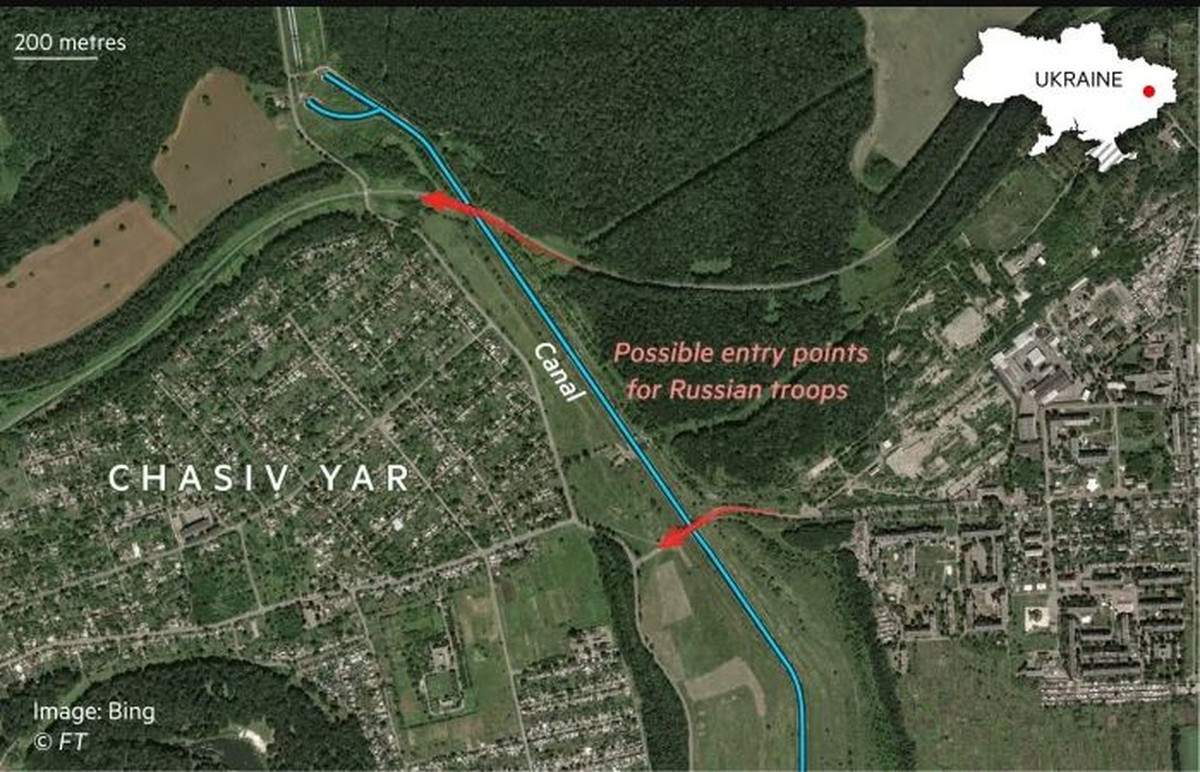 Mở đầu chiến dịch đánh chiếm Chasov Yar, RFAF nhanh chóng đánh bật AFU khỏi tiểu khu Kanal, nằm tách biệt ở phía đông thành phố. Tiếp theo, quân Ukraine tổ chức phòng ngự, sử dụng kênh đào Seversky Donets-Donbass làm chướng ngại vật tự nhiên. Tuy nhiên, các đơn vị RFAF đã vượt qua vật cản này, tiến dọc theo tuyến đường sắt.
