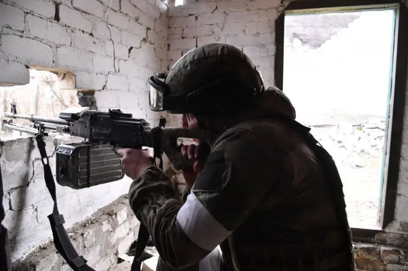 Cũng trong kỳ Giáng sinh, kênh Rybar đưa tin, RFAF đã hoàn thành việc kiểm soát hoàn toàn tiểu khu Severny; những ổ kháng cự còn sót lại đang được RFAF dọn sạch. Tuy nhiên AFU vẫn giữ được mỏ Severny, nơi đóng vai trò là một trong những điểm cao quan trọng ở vùng ngoại vi Chasov Yar, nhưng họ không còn giữ các điểm cao trong thành phố.