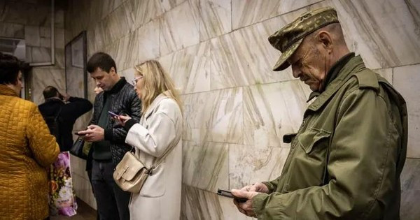 Ngày 2/7, Đài truyền hình Trung ương Trung Quốc (CCTV) đưa tin, còi báo động phòng không đã vang lên trên khắp lãnh thổ Ukraine trong ngày 1/7. Trước đó, thủ đô Kiev của Ukraine đã kéo còi phòng không lần thứ 5 trong ngày hôm đó.