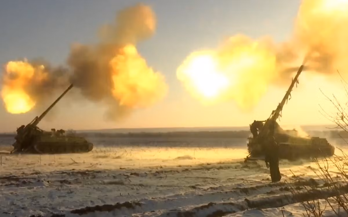  Chiến trường Ukraine trong những ngày qua vẫn diễn biến ác liệt; ngoài mặt trận Kharkov thu hút nhiều sự chú ý, Quân đội Nga còn có những bước tiến trên một số mặt trận khác. Bắt đầu có dấu hiệu cho thấy, Quân đội Ukraine đang tập trung vào một thứ mà bỏ qua thứ kia trên nhiều mặt trận ở phía đông và phía nam.