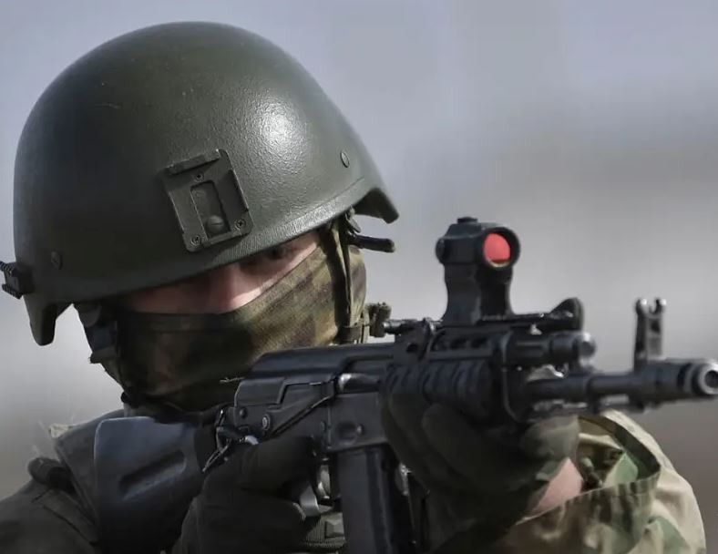 Theo “Blackbird”, những chiến thuật như vậy dẫn đến sự xuất hiện các điểm khủng hoảng trong lực lượng phòng thủ của Ukraine, nhanh hơn khả năng mà quân Ukraine có thể đối phó và điều này rất quan trọng đối với Quân đội Nga mà không gây tổn thất lớn. “Blackbird” kết luận: “Điều này giúp người Nga tiến lên nhanh chóng, bất cứ khi nào họ tìm thấy điểm yếu”.