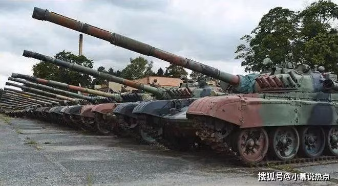 Vậy những phương tiện bọc thép nào Ukraine đã nhận hoặc sẽ mua: Theo thống kê của Viện nghiên cứu Chiến tranh Mỹ là 240 xe tăng chiến đấu chủ lực T-72M1 của Ba Lan; xe tăng T-72M1 của Cộng hòa Séc (chưa rõ số lượng); 88 chiếc Leopard 1A5 của Đức (đang đàm phán). Tuy nhiên theo thông tin mới nhất, 20 chiếc T-72M1 của Ba Lan viện trợ cho Ukraine, đã bị phá hủy ở mặt trận Kherson. 