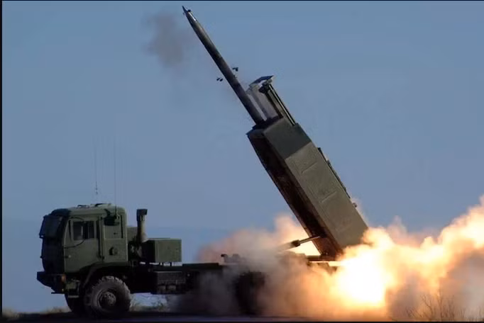 Theo các dự đoán, hiện Quân đội Nga có ít nhất 430 tổ hợp có thể đánh chặn tên lửa chiến thuật HIMARS của Mỹ. Như vậy Quân đội Nga đã được trang bị các vũ khí với số lượng rất lớn, có thể đánh chặn hiệu quả đối với các hệ thống tên lửa phóng loạt HIMARS.