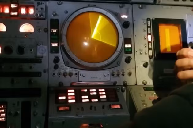 Các tổ hợp tên lửa phòng không tầm trung Buk của Liên Xô/Nga có khả năng không chỉ theo dõi hiệu quả các vụ phóng tên lửa MLRS HIMARS của Mỹ mà còn có thể đánh chặn tên lửa HIMARS, ngay cả trong trường hợp bị tấn công bằng phóng loạt lớn. 