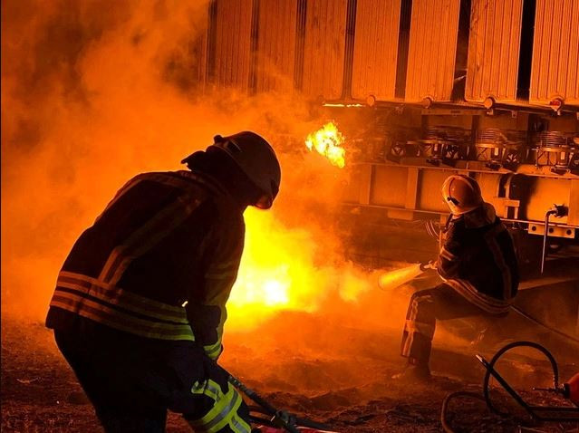 Trong cuộc tấn công bằng tên lửa và UAV tự sát của Nga, kéo dài từ ngày 10/10/2022 đến ngày 9/3/2023, các loại tên lửa Kinzhal, Kalibr, Kh-22, Kh-55, Kh-101, tên lửa phòng không S-300 chuyển sang tấn công mặt đất cũng như UAV tự sát Geran-2… đã ồ ạt tấn công toàn bộ lãnh thổ Ukraine; nhất là hệ thống năng lượng điện. 