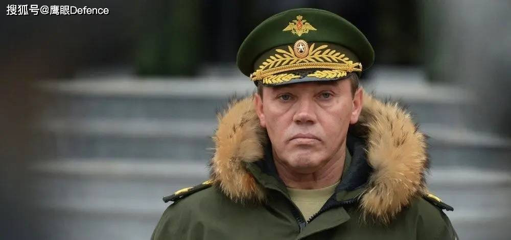 Ngay khi quân đội Ukraine mở cuộc phản công, đã có tin Tướng Gerasimov, Tổng tham mưu trưởng Nga, đã yêu cầu sử dụng chiến thuật “phòng thủ đàn hồi”, nhưng Điện Kremlin đã bác bỏ. 