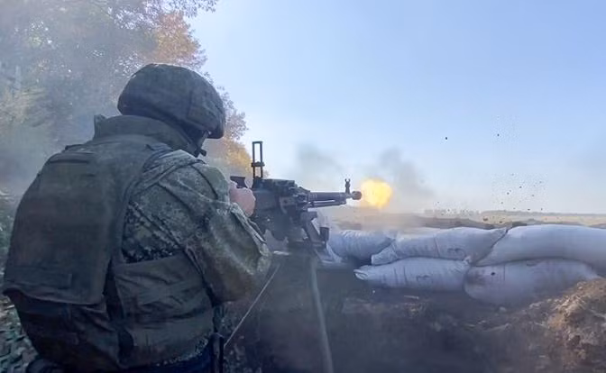 Điều đáng chú ý là quân đội Ukraine có thể chủ động tấn công "Quân đội mạnh thứ hai trên thế giới" mà không chiếm ưu thế trên không. Tuy nhiên, xét từ tình hình chiến trường hiện tại, cả quân đội Nga và Ukraine đều cảm thấy “hơi kiệt sức”. 