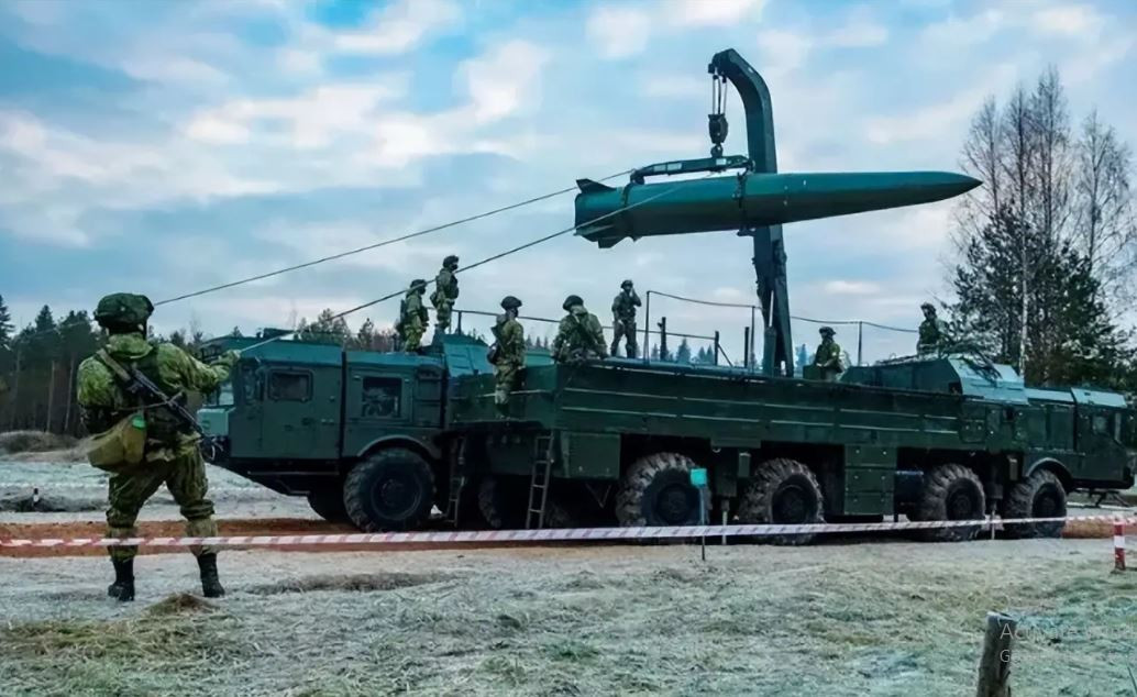 Đây có thể là một trong những lý do khiến phương Tây sau này khẳng định "không tìm thấy tên lửa Iran trên chiến trường Ukraine, mà chỉ tên lửa Triều Tiên có mặt". Theo các chuyên gia quân sự, mức độ kỹ thuật tên lửa của Triều Tiên rõ ràng là cao hơn.