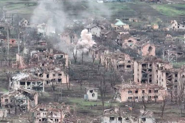 Cuối cùng, tại sao Ukraine không đợi tất cả viện trợ của phương Tây đến, rồi mới tổ chức phát động phản công tại Bakhmut? Trước hết, nếu không tiến hành phản công trong thời gian tới, lực lượng tinh nhuệ Ukraine bị bao vây có thể bị "tiêu diệt"; đây là tổn thất không thể chịu đựng được đối với Ukraine.