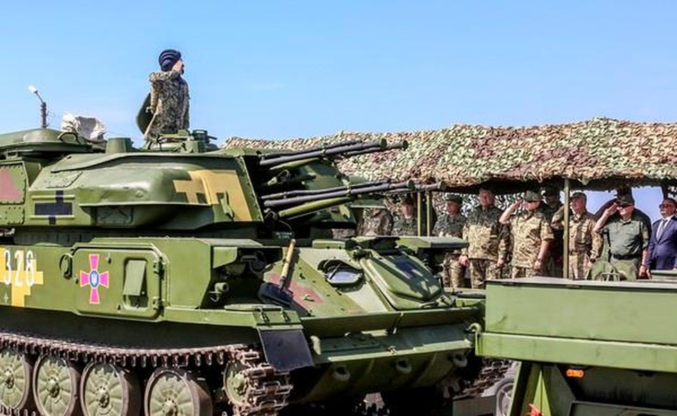 Chuyên gia Vasilyev cũng cho biết, hệ thống tên lửa phòng không tầm xa S-300 hoạt động như một phần của hệ thống phòng không nhiều lớp, kết hợp với các hệ thống tầm ngắn như pháo phòng không Gerpad, ZSU-23-4 hay tên lửa phòng không tầm thấp Osa-AKM. 