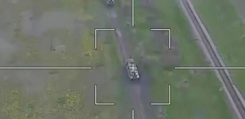 Một điều đáng chú ý đó là một số bệ phóng của tổ hợp S-300 của Ukraine đã bị UAV Lancet vô hiệu hóa ngay trong quá trình hành quân. Các kíp trắc thủ tên lửa Ukraine đoán rằng một UAV tự sát đang bay về phía họ, nhưng S-300 không thể bắn hạ loại UAV tự sát này. 