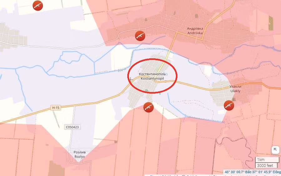 Quân đội Nga (RFAF) đã giành được chỗ đứng ở phía nam ngôi làng Konstantinople, nơi được ví là “cứ điểm cuối cùng” của quân đội Ukraine (AFU), ở phía tây nam thành phố Kurakhove. Hiện AFU đang cố gắng ngăn chặn quân Nga đột phá vào khu vực trung tâm, buộc quân Ukraine còn lại phải đầu hàng.