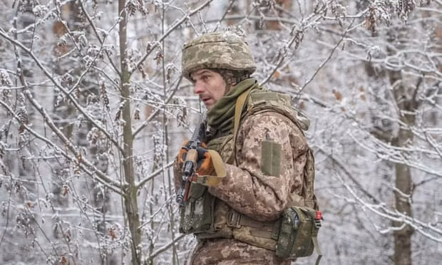 Tuy nhiên, việc tướng Drapatiy tập trung đột phá vào một phạm vi phòng thủ và phản công nhỏ, trong khi RFAF đang “bận rộn” với một khu vực rộng lớn hơn. Như vậy, trong vài ngày qua, Zelenoye Pole, Vodyanoye Vtoroye và Berezovka đã bị quân Nga tràn ngập, giúp họ mở rộng vùng kiểm soát trên đường Pokrovsk-Konstantinovka về phía đông bắc nút giao thông Malinovskaya thêm 2-3 km. 