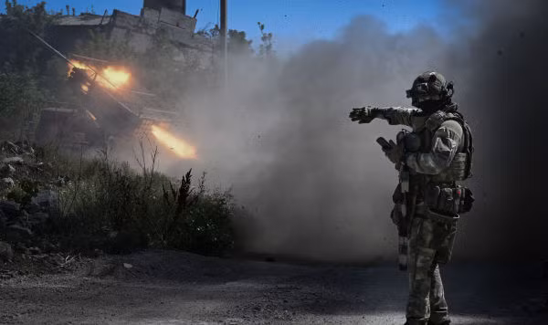 Kênh Deep State của Quân đội Ukraine đưa tin, hiện quân Nga tiếp tục phát huy thành công của họ ở khu vực Kursk, nhưng quân Ukraine vẫn đang giữ vững đầu cầu đã chiếm được trước đó. Cho đến nay, các đơn vị của Nga đã tái chiếm gần một nửa lãnh thổ bị chiếm đóng và đang tiếp tục cuộc tấn công.