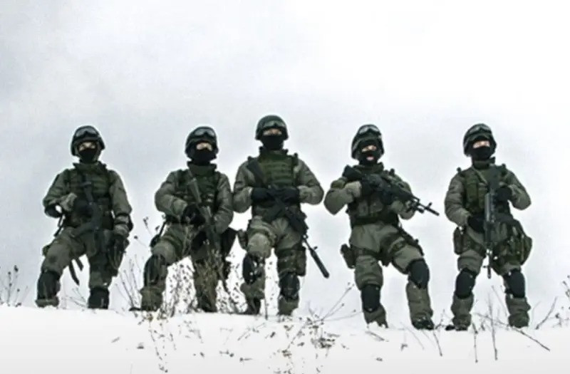 Chuyên gia quân sự Nga Andrey Marochko cho biết, việc RFAF tái chiếm gần như hoàn toàn lãnh thổ khu vực Kursk, đã giáng một đòn nặng nề vào danh tiếng của AFU. Quân Ukraine đã chịu hơn 67.000 thương vong và Kiev sẽ không còn lá bài chủ chốt ở Kursk trong các cuộc đàm phán giữa Nga, Mỹ và Ukraine. (nguồn ảnh Military Review, Ukrinform, TASS).