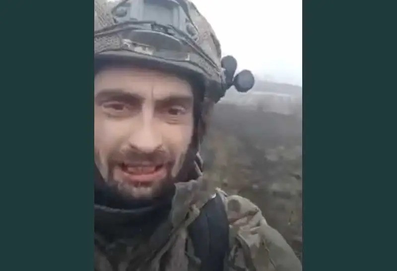 Theo nhiều nguồn tin, một số lính Ukraine phải cải trang thành dân thường, để trốn về phía bên kia biên giới. Còn theo một người lính Ukraine vừa trốn thoát khỏi khu vực Kursk cho biết, anh ta và những đồng đội vừa rời khỏi vùng Kursk bằng cách đi bộ qua những cánh rừng đầy tuyết và họ phải mất 4 ngày mới về được tới lãnh thổ Ukraine. 