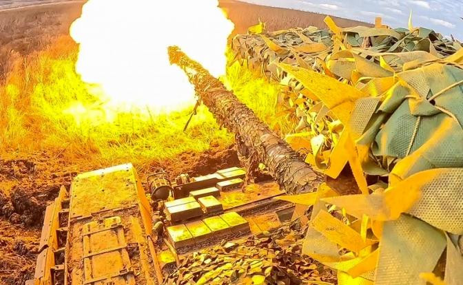 Tờ Kiev Independent của Ukraine dẫn lời Oleksandr Shtupun, người phát ngôn của nhóm hành động Utafri, cho biết, Quân đội Nga đã tổng tiến công vào Avdiivka từ ngày 10/10 và họ đã tiến được 1,5 đến 2 km ở các khu vực sườn bắc, nam và đông nam Avdiivka.