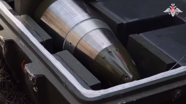 Trong khi đó, Nga tích cũng tích cực đưa vào sử dụng đạn pháo dẫn đường 152 mm Krasnopol-M2 mới; Krasnopol-M2 sử dụng tính năng điều khiển tự động, giúp giảm khả năng xảy ra sai sót trong quá trình chuẩn bị bắn. 