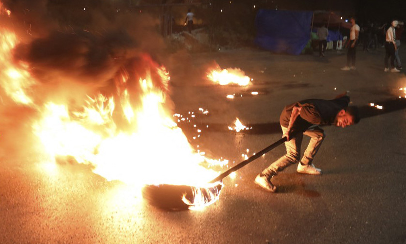 Điều này đòi hỏi Israel phải phản ứng ở cấp độ vĩ mô hơn, thay vì chỉ giải quyết một vấn đề cục bộ như vụ tấn công “phẫu thuật” vào Syria như vừa qua; điều này chỉ làm thổi bùng ngọn lửa chống Israel ở Trung Đông, vốn đã “âm ỉ” cháy suốt hơn 7 thập kỷ qua (Nguồn ảnh: CNN, IRNA, Reuters).