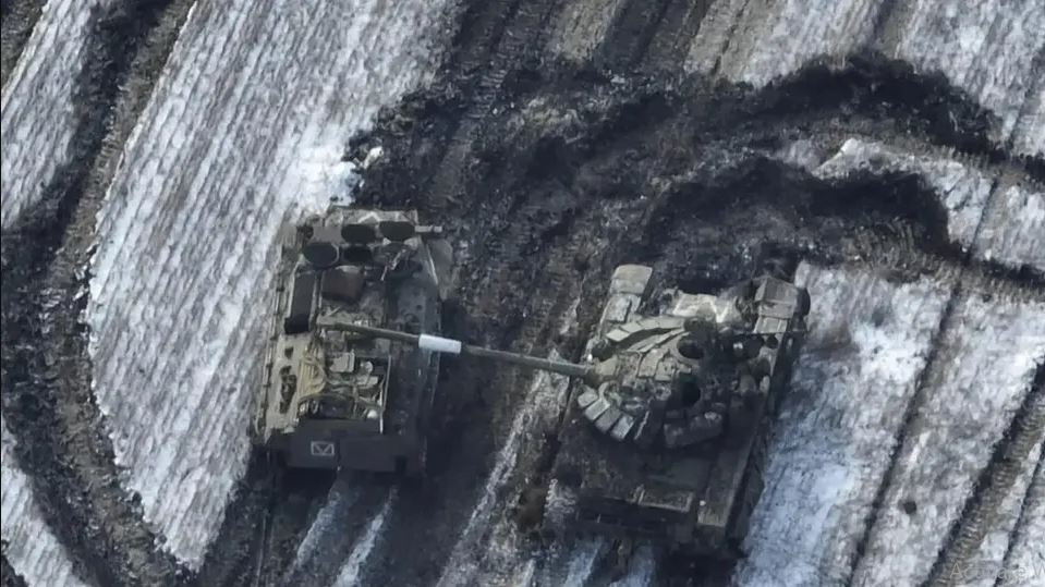 Lúc này Quân đội Ukraine rút lui về Ugledar, cách thành phố Volnovakha chỉ 24 km. Quân đội Ukraine tập trung Lữ đoàn 72, Lữ đoàn 92 và Lữ đoàn xe tăng tinh nhuệ để bảo vệ thành phố. Trong ba năm 2022, 2023 và 2024 vừa qua, nhiều cuộc vây hãm quy mô lớn của Quân đội Nga với Ugledar đã thất bại.