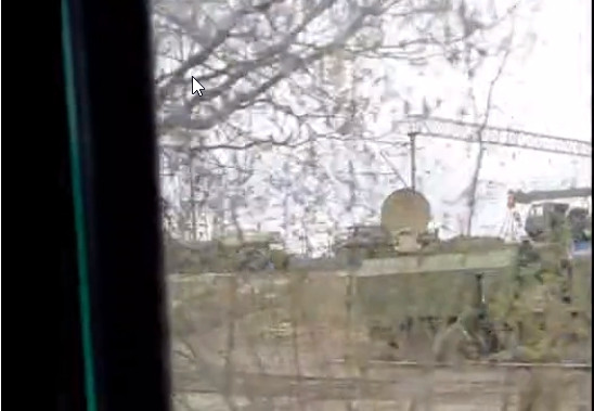 Việc xuất hiện của xe tăng Nga ở khoảng cách 100-200 km so với biên giới Ukraine, không nên gây hoảng sợ; vì trên thực tế, các doanh trại dã chiến, căn cứ quân sự và đơn vị quân đội của Nga, đều nằm ở những nơi này. Nhưng rõ ràng, vòng xung đột mới ở Donbass, khiến Nga phải có hành động phòng bị.